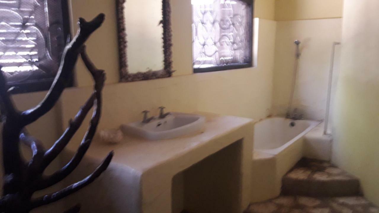 Bed and breakfast Kiloran Funzi House Extérieur photo